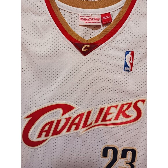 LeBron James (Mitchell/Ness)-(Cavs)-(Jersey)-(White)-(New Condition)-(XL)-$100 - Picture 7 of 11